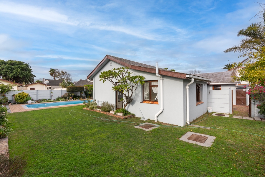 4 Bedroom Property for Sale in Edgemead Western Cape